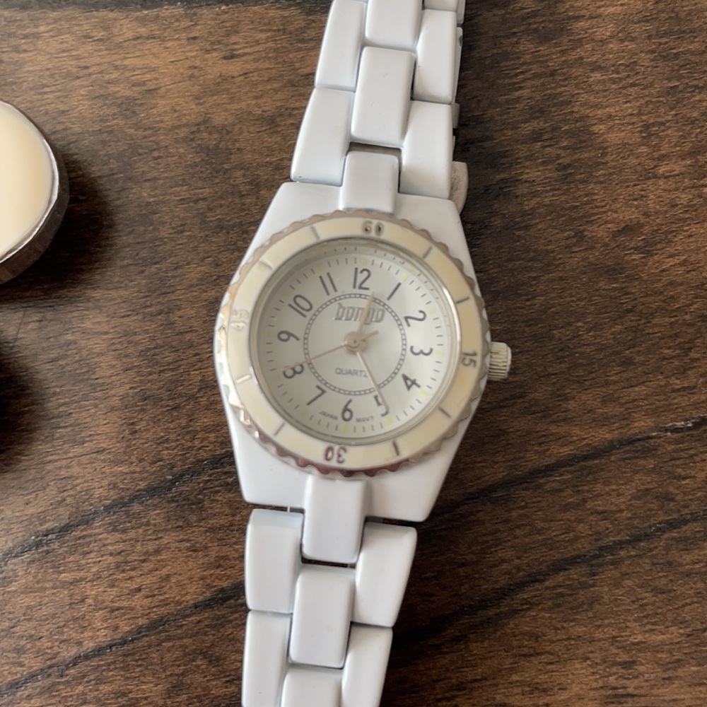 CRAZY SALE Vintage White wrist Watch Bundle - Picture 5 of 8